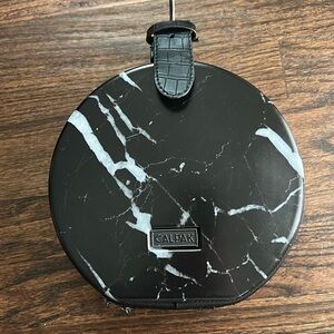 CALPAK BAYE Mini Hat Box Bag - black marble